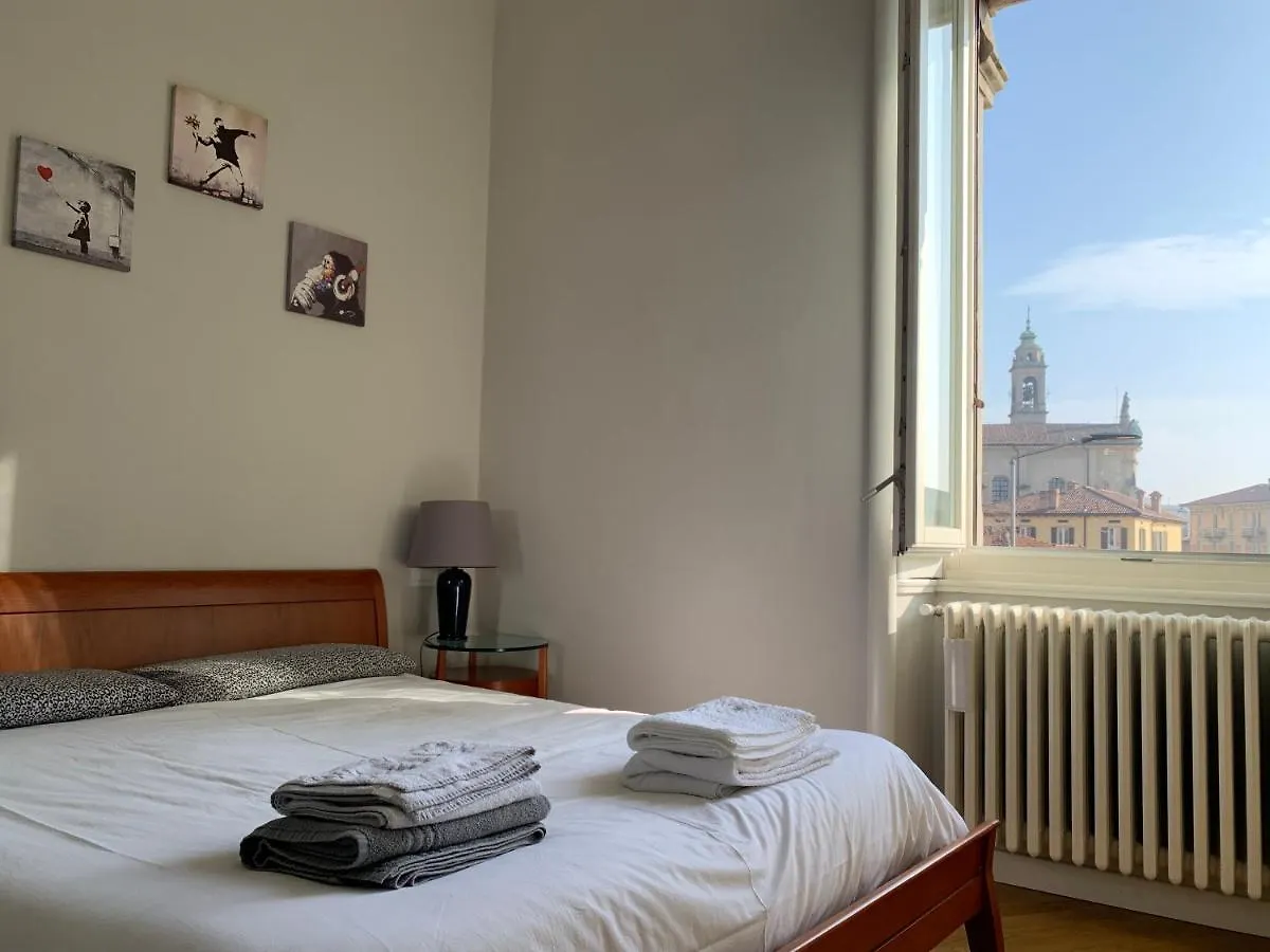 Apartment Ferienwohnung Casa Gregis - Museums Area - 10 Min Walk To Upper Town Bergamo